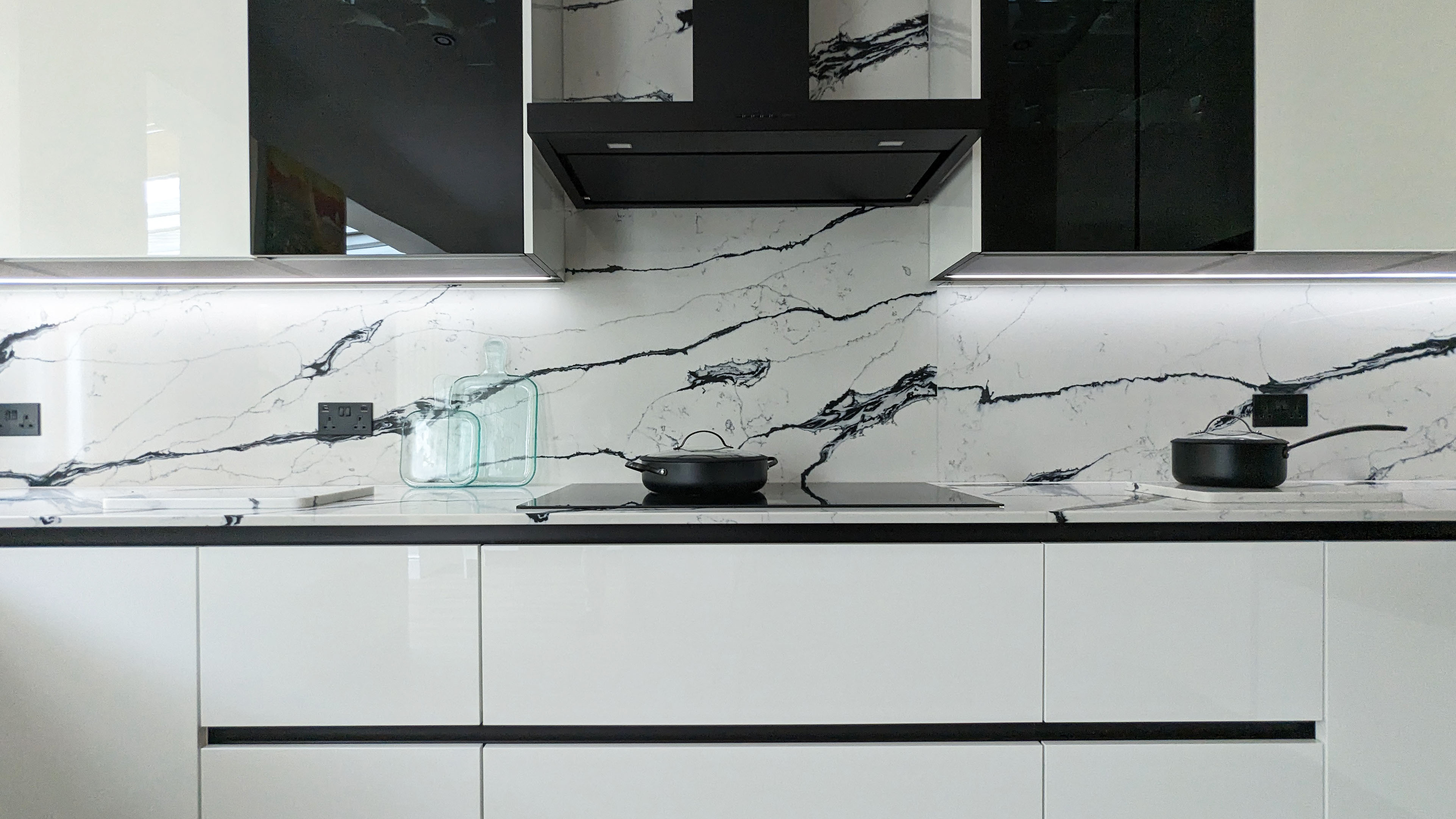 Gloss White bespoke kitchen in Woodford Green